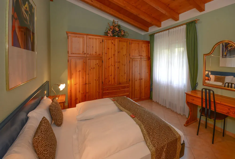 Aparthotel Piccola Italia Tremosine