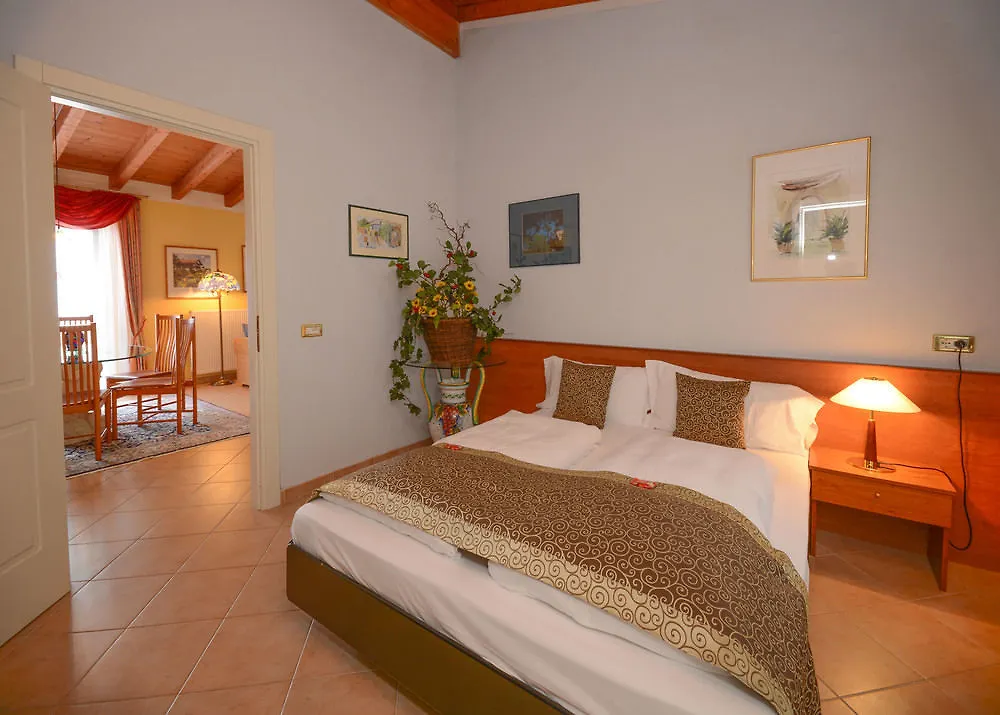 Aparthotel Piccola Italia Tremosine